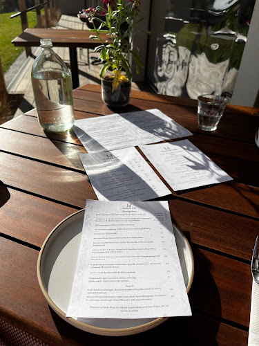 Tussock Hill Vineyard and Cellar Door Restaurant - Hospitality and gastronomy