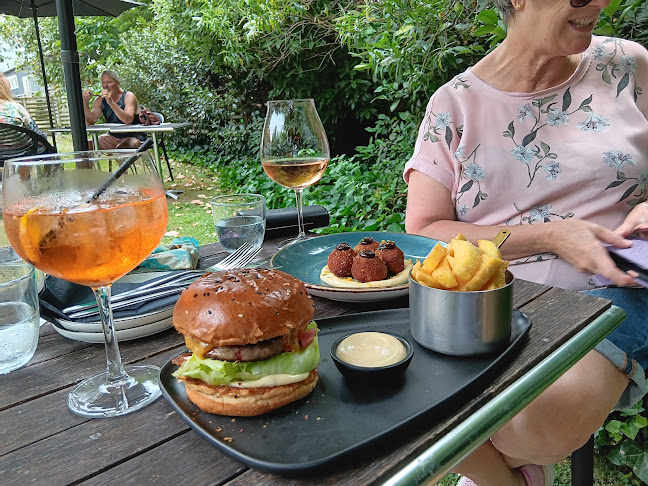 Aperitif Wine Bar & Eatery - Hospitality and gastronomy