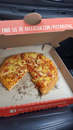 Pizza Hut Feilding - Hospitality and gastronomy