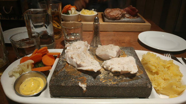 D4 on Featherston - Hospitality and gastronomy