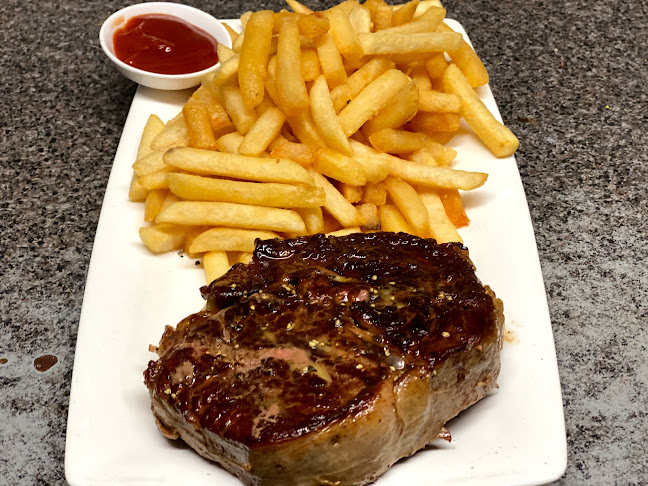 Manou's Waterfront Cafe & Restaurant - New Plymouth
