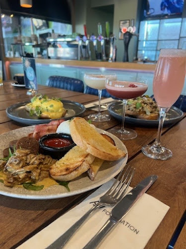 Comentarii opinii despre Foundation Bar