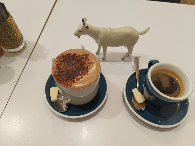 Comentarii opinii despre Triangle Espresso