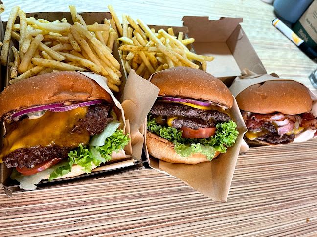 Reviews of Ooga burger in Balclutha - Hospitality and gastronomy