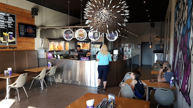 BurgerFuel Glenfield - Hospitality and gastronomy