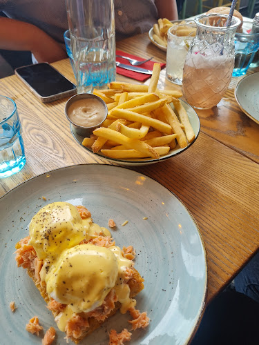 Comentarii opinii despre Flamingo Joe's Bar & Eatery