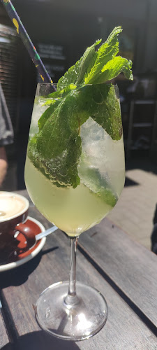 Momentos By The Lake Restaurant - Queenstown