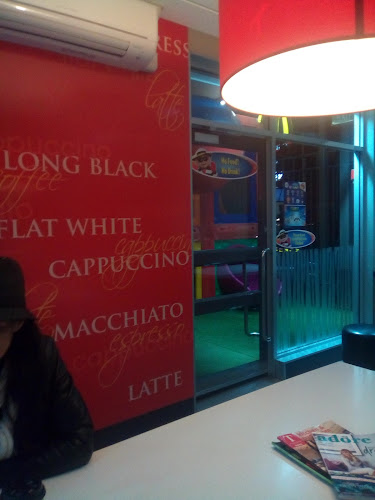 McDonald's Akoranga Drive - Hospitality and gastronomy