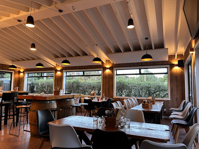 The Middle Restaurant and Bar Waiheke Island - Auckland