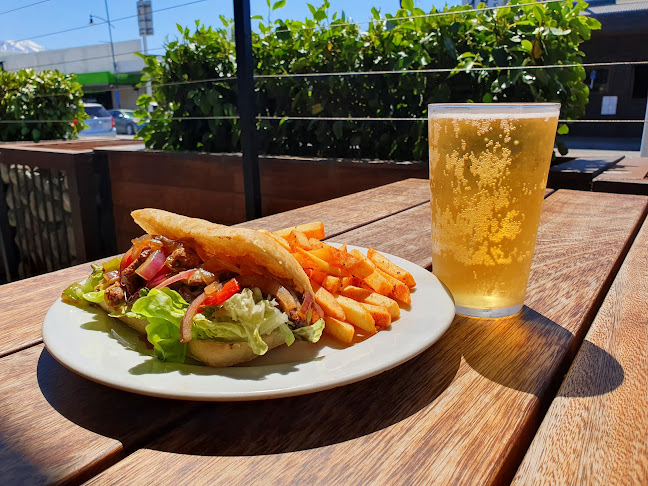 Groper Garage Bar & Restaurant - Kaikōura