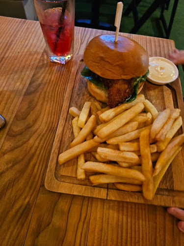 Opinii despre The Backyard Bar & Restaurant în Auckland - Hospitality and gastronomy