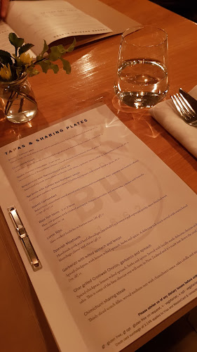 Opinii despre Bannockburn Hotel - Wine Country Restaurant în Cromwell - Hospitality and gastronomy