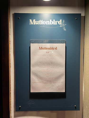 Comments and reviews of Muttonbird