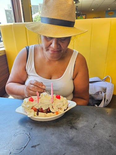 Denny's Manukau Restaurant Phone number