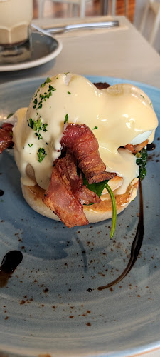 Comments and reviews of Bungalo Cafe