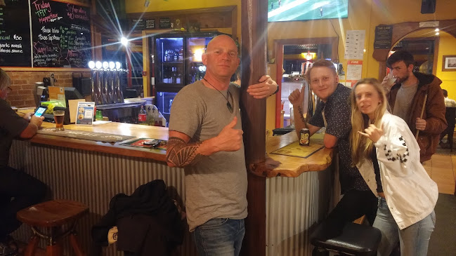 Comentarii opinii despre Denniston Dog Restaurant & Bar