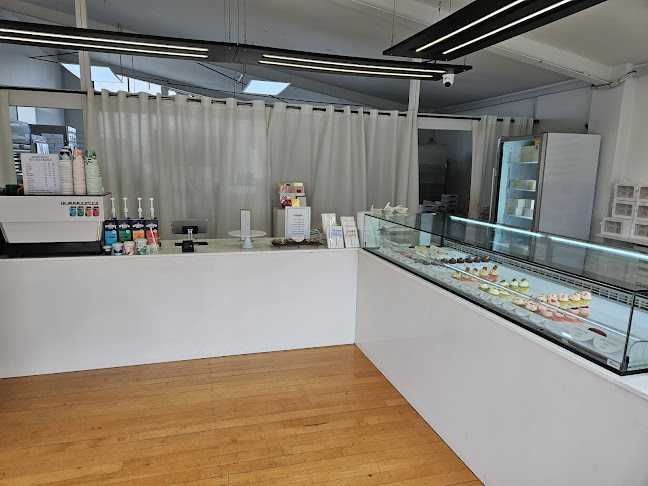 Opinii despre THE THREE WORDS | Cakes & Flowers în Auckland - Hospitality and gastronomy