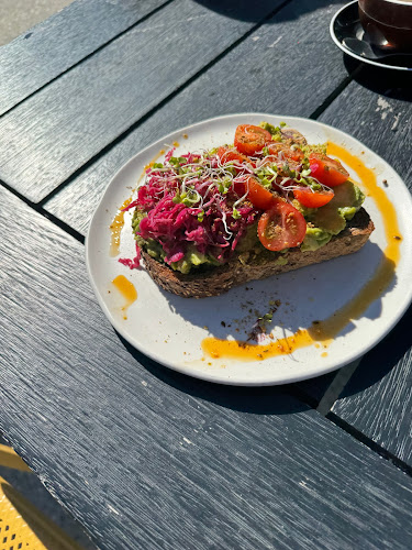 Hustl. Cafe Open Times