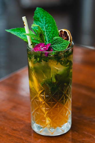 Momentos By The Lake Restaurant - Hospitality and gastronomy