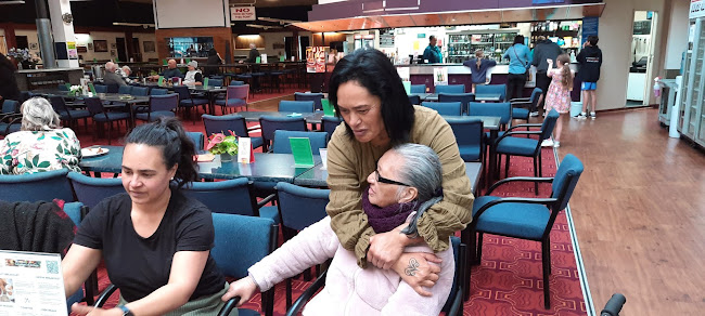 Comments and reviews of Gisborne Cosmopolitan Club