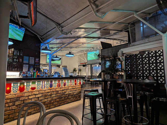 Comentarii opinii despre Empire Tavern