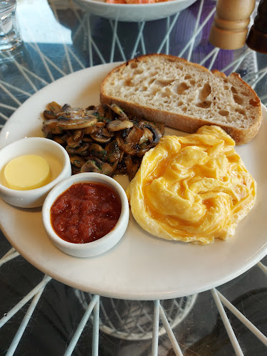 Takapuna Beach Cafe - Hospitality and gastronomy