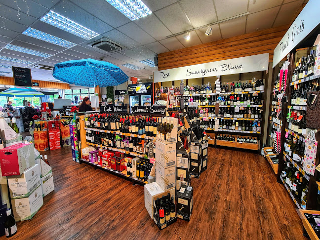 Liquorland West Harbour - Hospitality and gastronomy