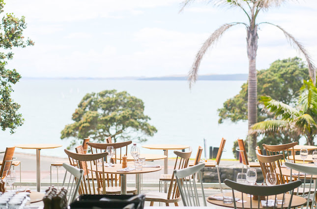 Regatta Bar And Eatery - Hospitality and gastronomy