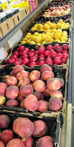 Fruit World Browns Bay - Hospitality and gastronomy