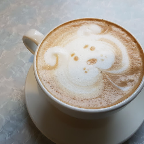 Autobahn Cafe Bombay - Hospitality and gastronomy