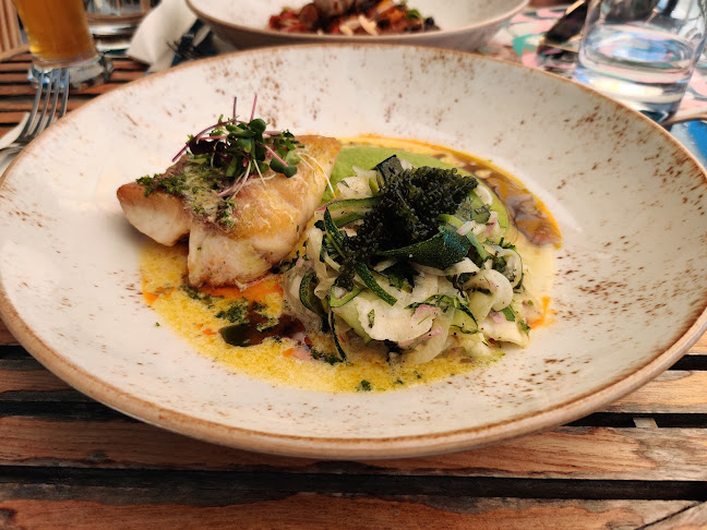 Regatta Bar And Eatery - Hospitality and gastronomy