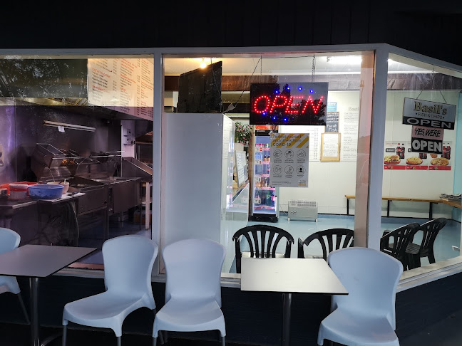 Basils Fish Supply - Masterton