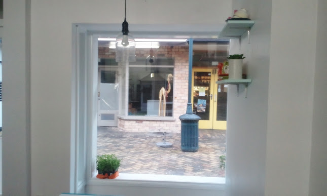 Daisy Cupcake Phone number