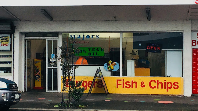 Majors Takeaways Fish & Chip Burger