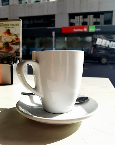 Comentarii opinii despre The Coffee Club Customs Street