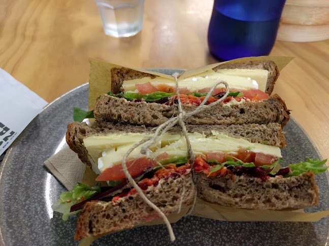 Comentarii opinii despre Logan MacLean Cafe