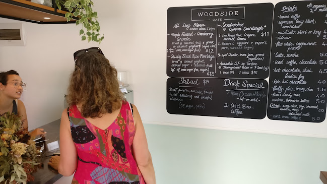 Comentarii opinii despre Woodside Cafe