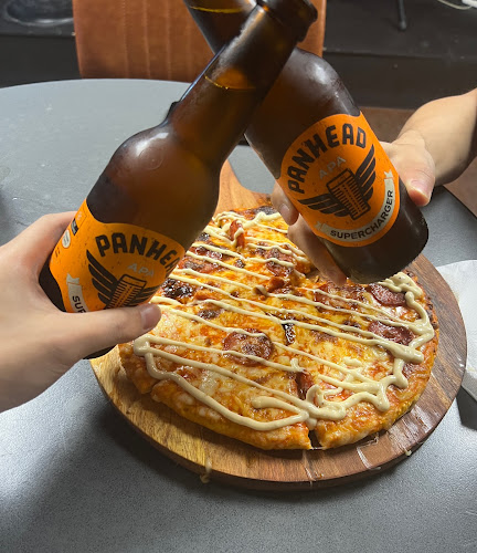 Crates N Cues Bar - Hospitality and gastronomy