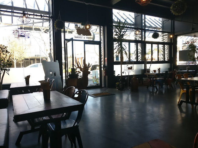 1/385 Great North Road, Henderson, Auckland 0612, New Zealand