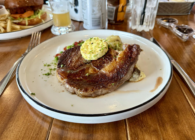 Comentarii opinii despre The Cav