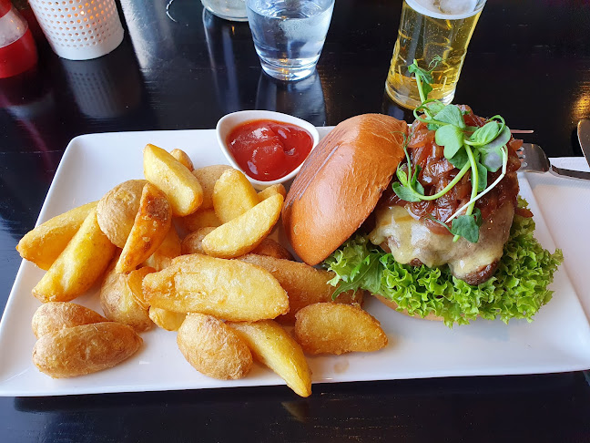 Comentarii opinii despre The Saucy Chef Restaurant & Bar