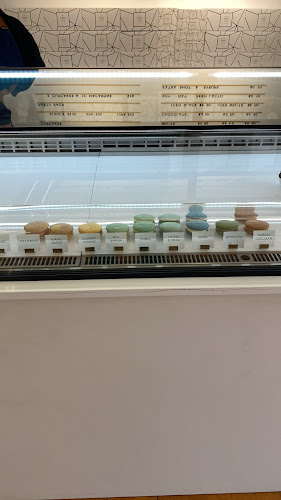 THE THREE WORDS | Cakes & Flowers - Auckland