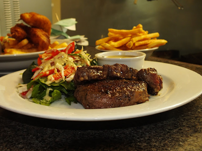 Manou's Waterfront Cafe & Restaurant - Hospitality and gastronomy