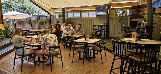 Pig & Whistle, Historic Pub - Rotorua