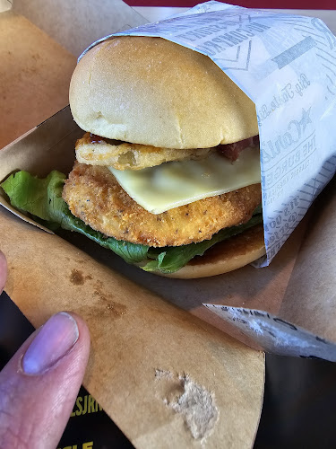 Comments and reviews of Carl's Jr. Frankton