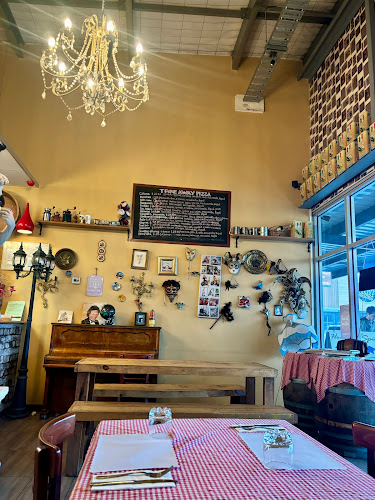 Giovanni's Italian Restaurant & Pizzeria - Hospitality and gastronomy