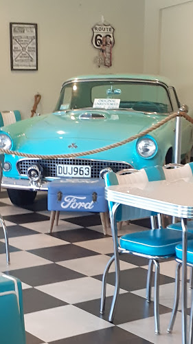 VEight Cafe, Restaurant & Bar - Hospitality and gastronomy