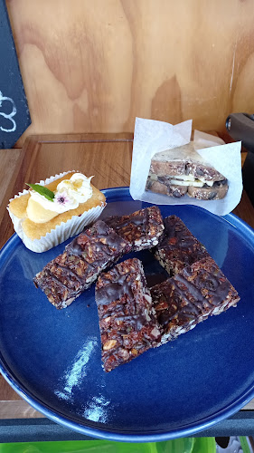 Little Riverside Cafe - Tuakau