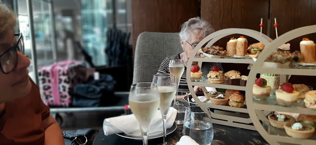 Comentarii opinii despre Two Grey - Bar Cafe & Eatery