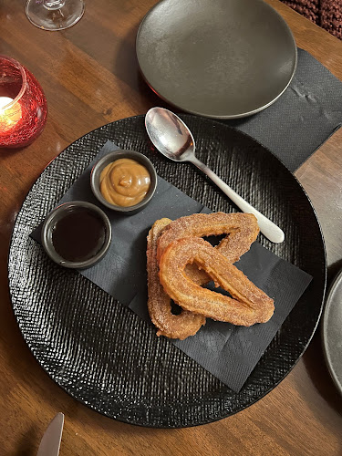 Momentos By The Lake Restaurant - Queenstown